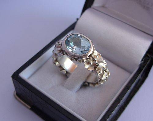 THE SEXIEST RING AROUND !!! SOLID STERLING SILVER & A GORGEOUSLY FACETED AQUAMARINE !!! OH YEAH !!!