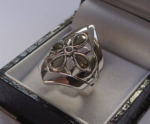 A MAGNIFICENT STERLING SILVER RING SET WITH MARVELLOUS MARCASITE !!! MUST SEE ...