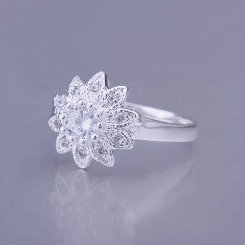 STUNNING! TRENDY 925 STERLING SILVER PLATED RING - SIZE 7 (N 1/2)