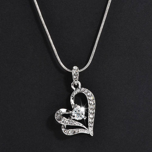 EXQUISITE!! Silver Plated Rhinestone Heart Pendant Necklace