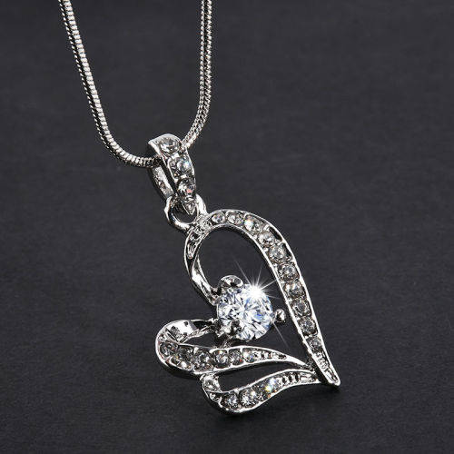 EXQUISITE!! Silver Plated Rhinestone Heart Pendant Necklace