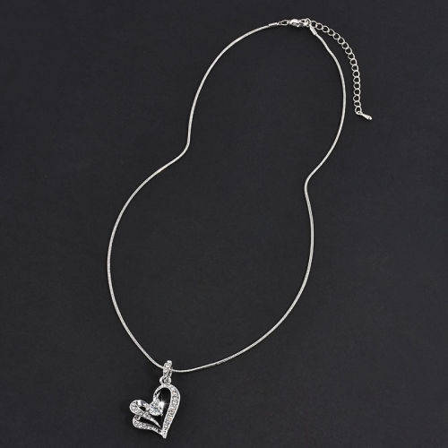 EXQUISITE!! Silver Plated Rhinestone Heart Pendant Necklace