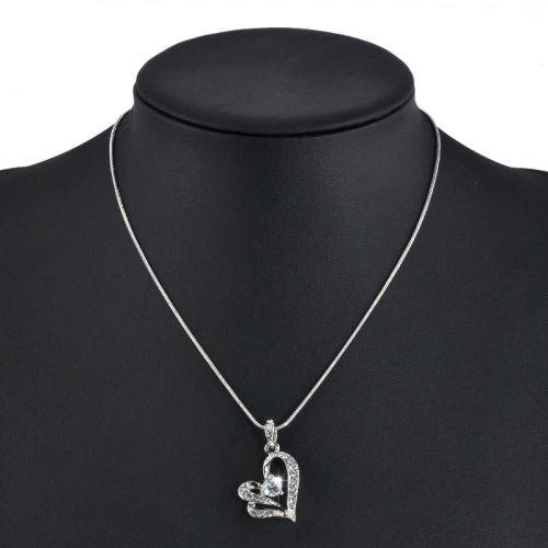 EXQUISITE!! Silver Plated Rhinestone Heart Pendant Necklace