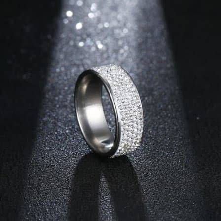 Retail Price: R 2 999 Titanium Ring With Simulated Diamonds SILVER Size 8 US