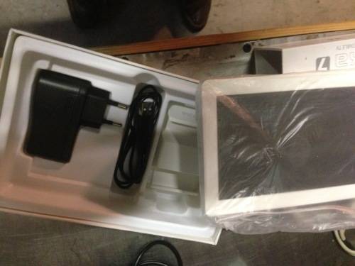 DSTV Walka 7 White Boxed in Excellent Condition With Accessories