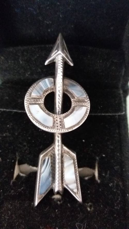 Antique HM Silver Scottish Agate Arrow Brooch - (4.9g)