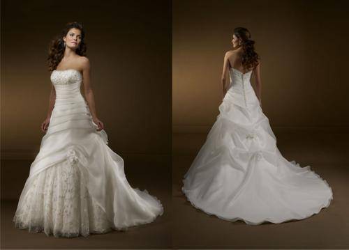 NEW WEDDING DRESS FOR ONLY R3500