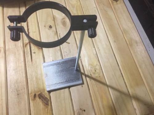 Large clamp used in a chemistry lab