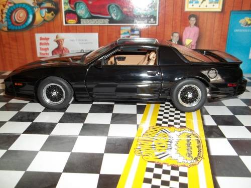 1989 Pontiac Firebird 1:18 by Greenlight