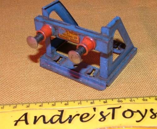 Model Train ~ Hornby Buffer Bolck "Tin Plate"