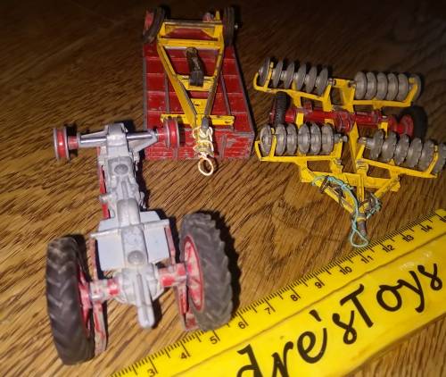 Corgi ~ Farm Lot ~ Spares or repairs (3 pieces)