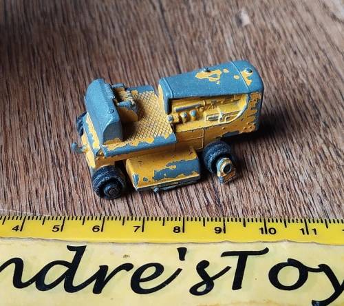 Matchbox / Lesney  ~ No18 Caterpillar D8  ~ Spares or repairs