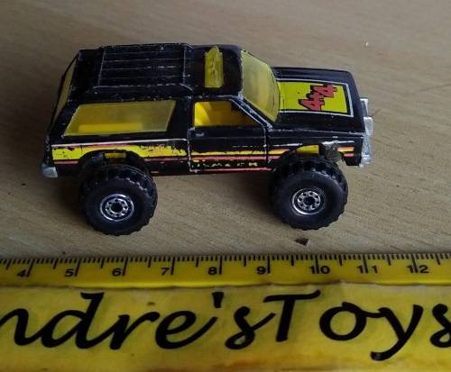 Hot Wheels ~ Blazer 4 X 4~ Loose ~ Made in malaysia