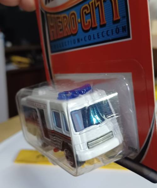 2002 Matchbox ~  #15 BloodMobile ~ Mint on Long Card