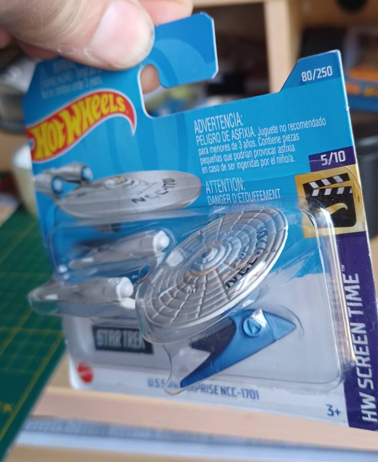 Hotwheels ~ HW Screen Time ~ USS Enterprise N/CC -1701 ~ Carded (Star Trek)