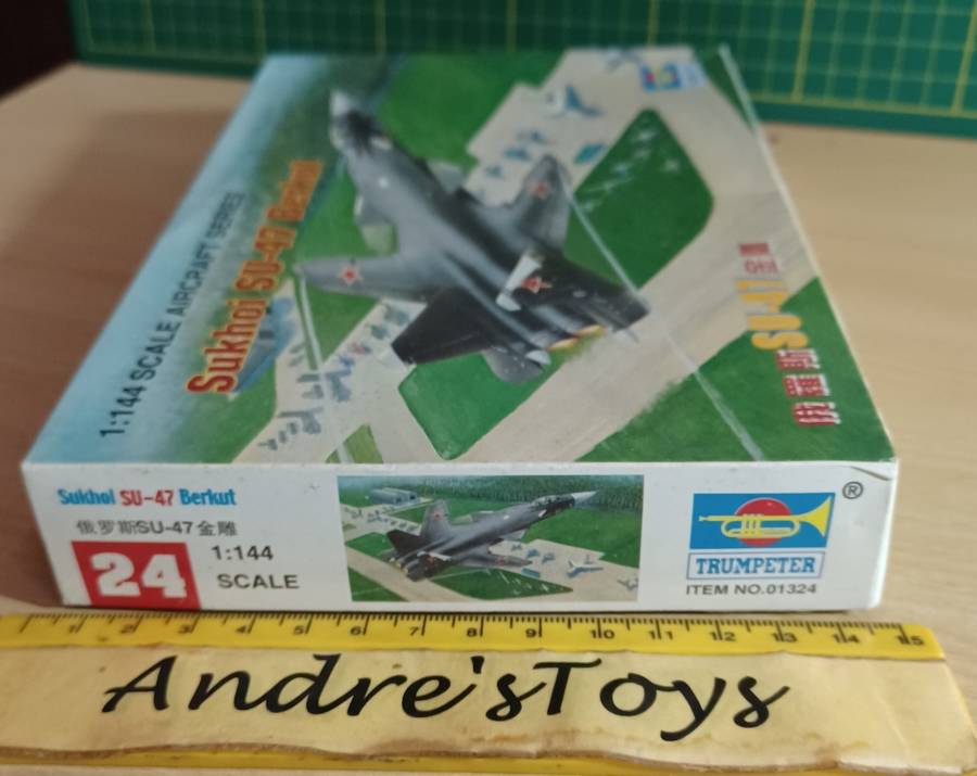 Trumpeter ~  Model Kit ~ 1/144 ~ Sukhoi SU-47 Berkut