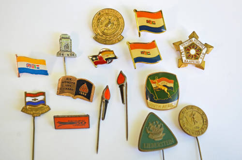 South African Republic 1960s selection of 15 vintage pin badges