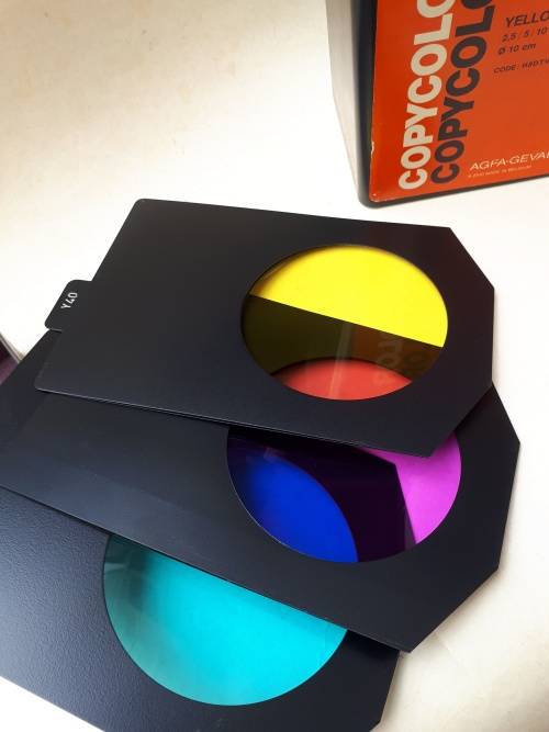 Photographic colour filter box Agfa Gevaert copycolor 10cm dia. CMY x 18 metal filters from Belgium