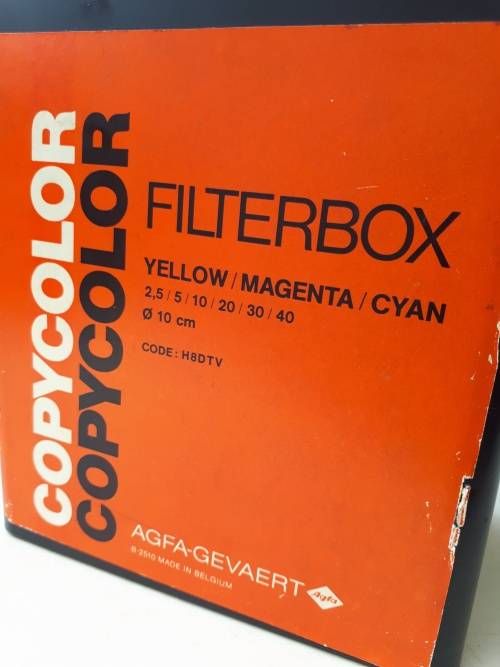 Photographic colour filter box Agfa Gevaert copycolor 10cm dia. CMY x 18 metal filters from Belgium