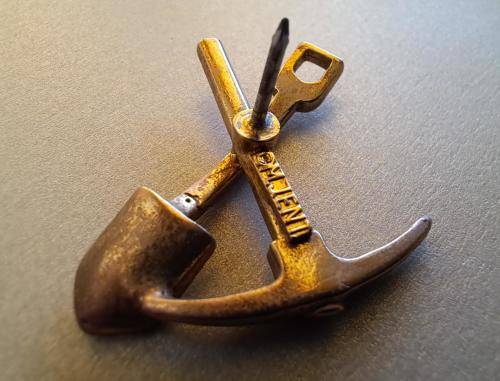 Brooch (Costume jewellery) pick and spade ©MJENT  a unique piece made in Rhode Island USA