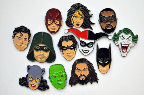 DC Comics Warner Comic Con 2018 exclusive Limited Edition collectors pins and set of stamps