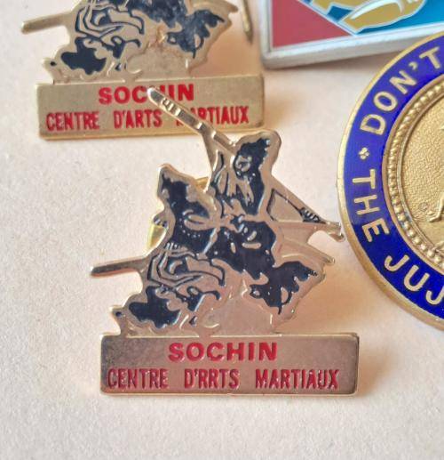 Judo, Jui Jitsu, Ninja, Sochin, and American Boxer pin badges (9 x badges)