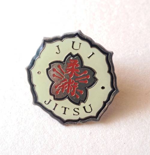 Judo, Jui Jitsu, Ninja, Sochin, and American Boxer pin badges (9 x badges)