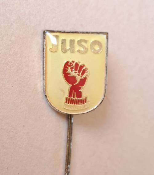 Judo, Jui Jitsu, Ninja, Sochin, and American Boxer pin badges (9 x badges)