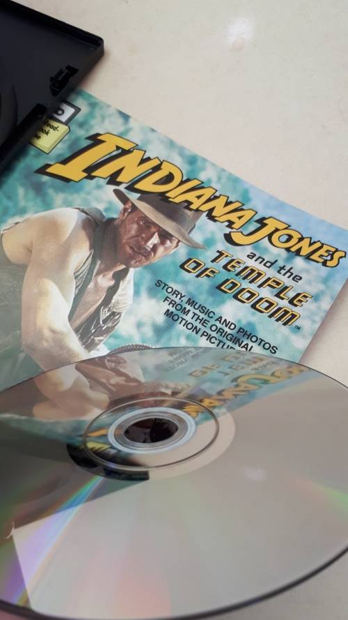 Indiana Jones  DVDs (4 x DVDs in boxed set) plus The Temple Of Doom 1984 booklet
