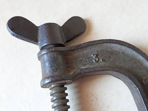Vintage antique cast iron cabinet G-clamp (Record No. 3)