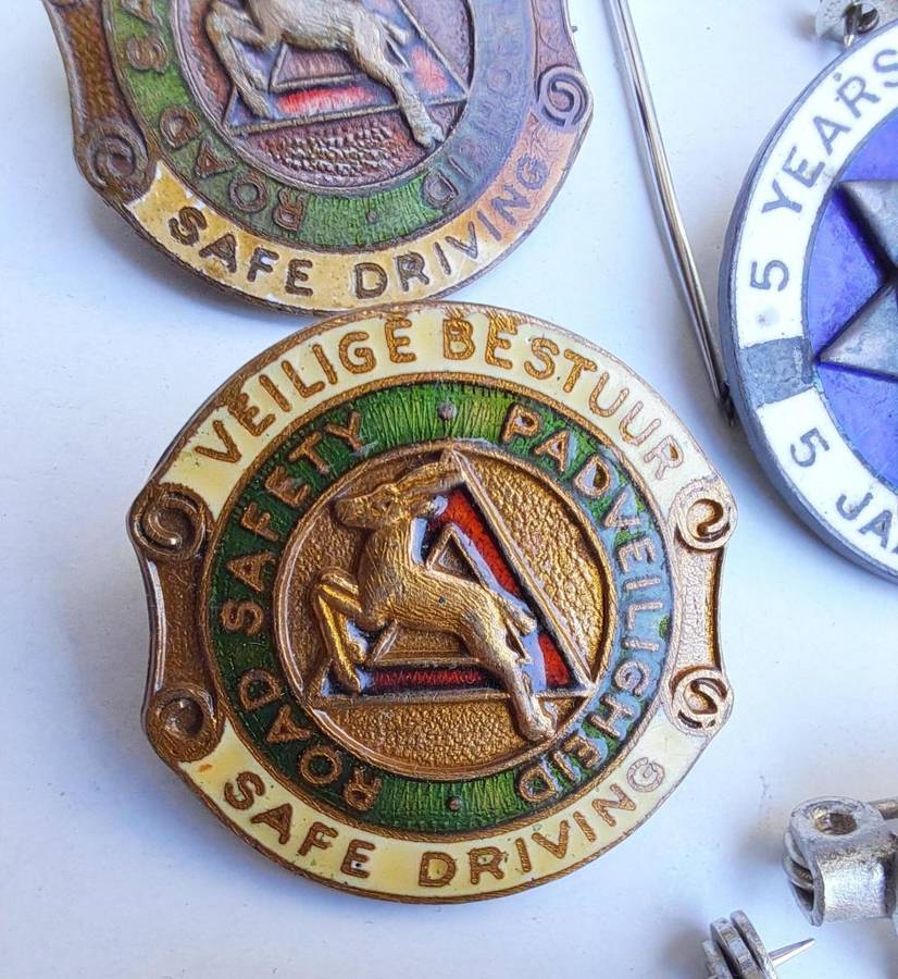 S.A R. Railway 5-Year Safety badge (sterling silver hallmarking) + 9 x SA Road Safety pin badges