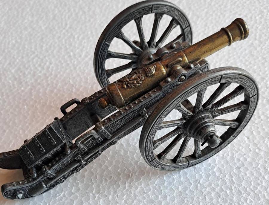 Model Cannon Napoleonic 1806 Replica Made by DENIX Spain 170 mm x width: 100 mm Weight: 0.5 kg