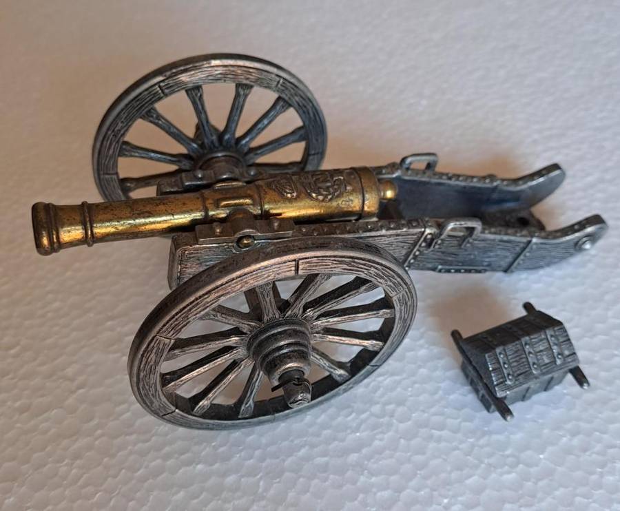 Model Cannon Napoleonic 1806 Replica Made by DENIX Spain 170 mm x width: 100 mm Weight: 0.5 kg