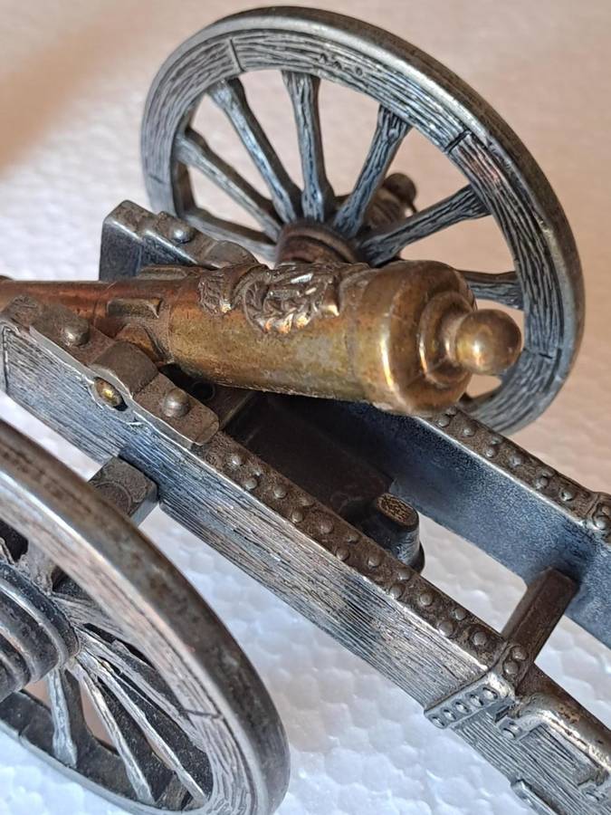 Model Cannon Napoleonic 1806 Replica Made by DENIX Spain 170 mm x width: 100 mm Weight: 0.5 kg