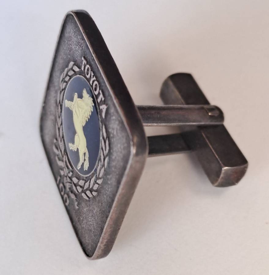 Toyota SA  Rare South African Toyota prancing horse cufflinks plus a 1981 20th Anniversary badge