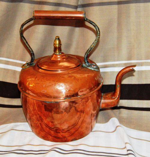 ONE OF A KIND, large, very old ANTIQUE COPPER KETTLE, valued at R5000