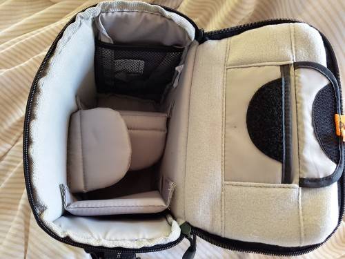 LOWEPRO CAMERA BAG (BLACK)