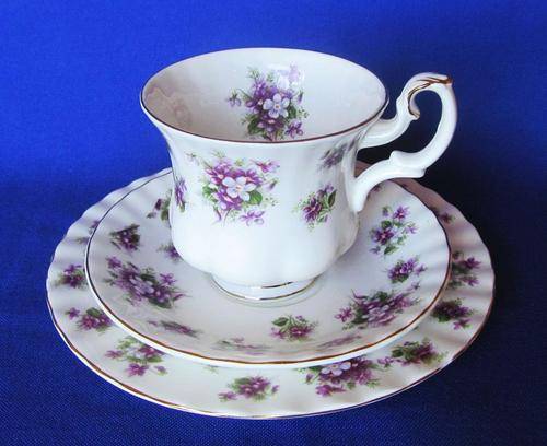 Royal Albert "Sweet Violets" Trio