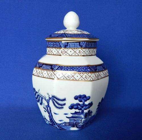 Royal Doulton Booths Real Old Willow TC 1126 Lidded Ginger Jar With Original Box