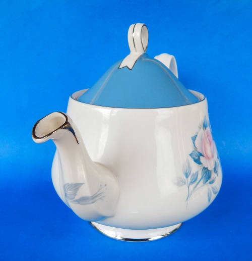 Royal Albert " Sorrento " Large Teapot - Made In England