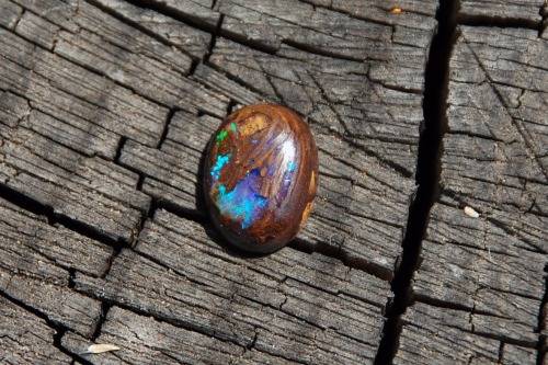 Boulder Opal cabochon 5ct FREE POSTAGE IN SA