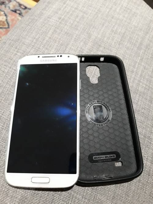 SAMSUNG GALAXY S4