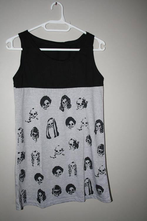 T shirt with faces