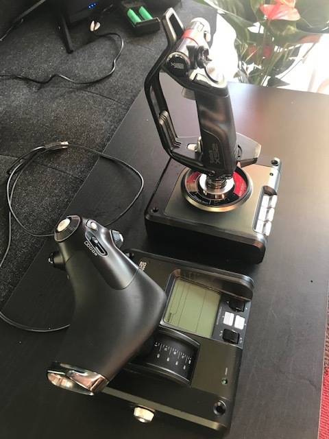 Saitek X52 Pro Flight system (joystick & throttle) USB PC & Console