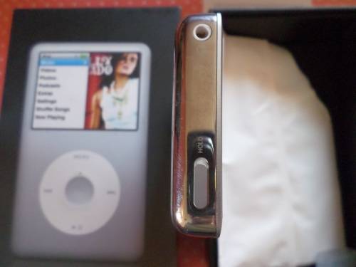 iPod Classic 160GB Pristine condition original box with manuals and unused earphones