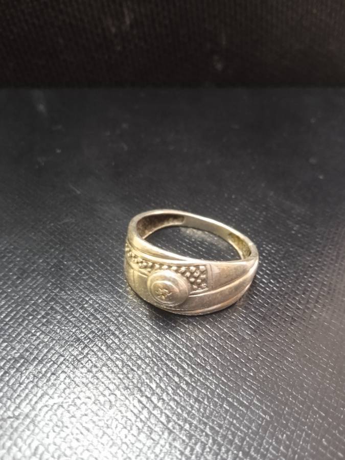 Stunning 925 Stirling silver ring Weight 3.63 g