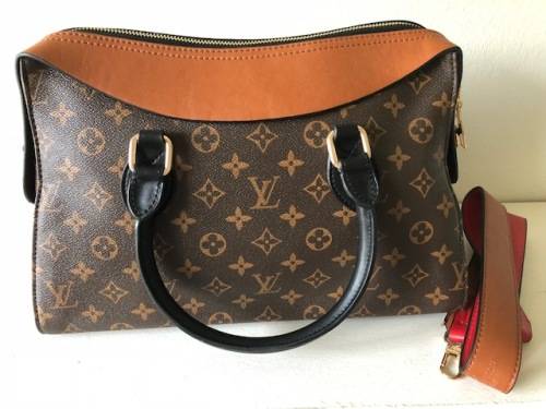 Louis Vuitton Handbag! Perfect Christmas Gift