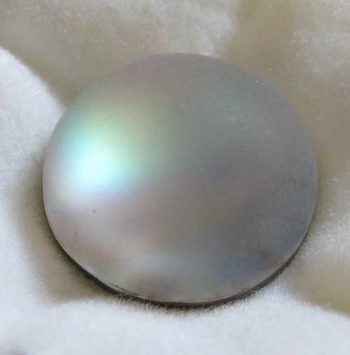 Beuatiful Round cut  ABALONE, 1/7.00 ct , 12 mm
