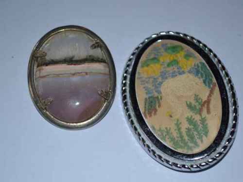 Set of two Vintage Brooches