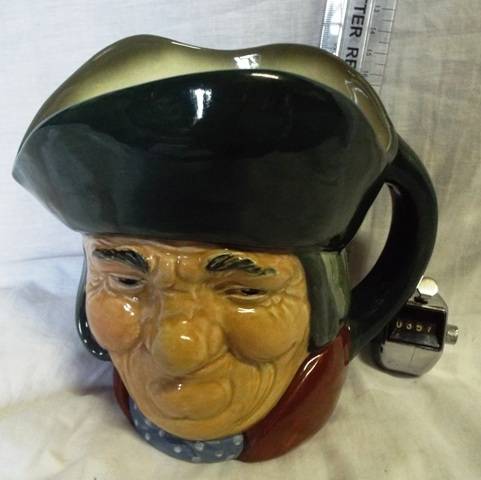 ROYAL DOULTON Sairey Gamp Character Jug
